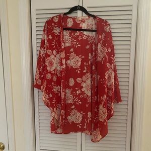 Red and white flower top